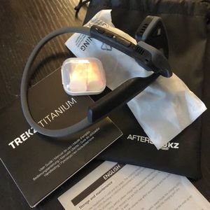 AfterShokz Trekz Titanium Bluetooth